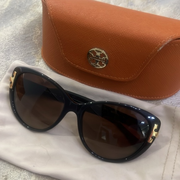 134. Tory Burch Women's TY7092A Black/Gold Cat Eye Sunglasses - Picture 5 of 9